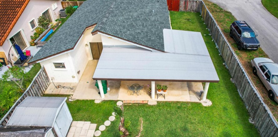 Casa en Miami, Florida 3 dormitorios, 142.98 m2 № 1031818