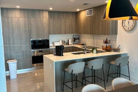 Снять в аренду кондоминиум в Санни-Айлс-Бич, Флорида 2 спальни, 128.39м2, № 1896651 - фото 4