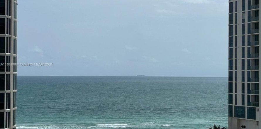 Кондоминиум с 2 спальнями в Санни-Айлс-Бич, Флорида № 1896651