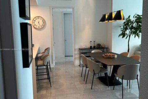 Снять в аренду кондоминиум в Санни-Айлс-Бич, Флорида 2 спальни, 128.39м2, № 1896651 - фото 3