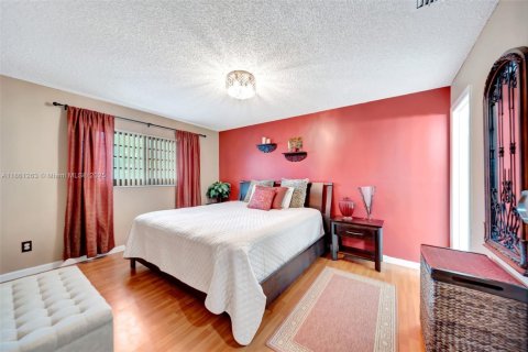 Copropriété à vendre à Hialeah, Floride: 3 chambres, 102.19 m2 № 1890051 - photo 15