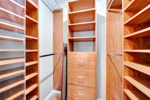 Copropriété à vendre à Hialeah, Floride: 3 chambres, 102.19 m2 № 1890051 - photo 17