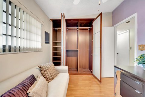 Copropriété à vendre à Hialeah, Floride: 3 chambres, 102.19 m2 № 1890051 - photo 11