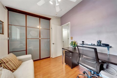 Copropriété à vendre à Hialeah, Floride: 3 chambres, 102.19 m2 № 1890051 - photo 10