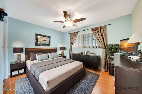 Copropriété à vendre à Hialeah, Floride: 3 chambres, 102.19 m2 № 1890051 - photo 13