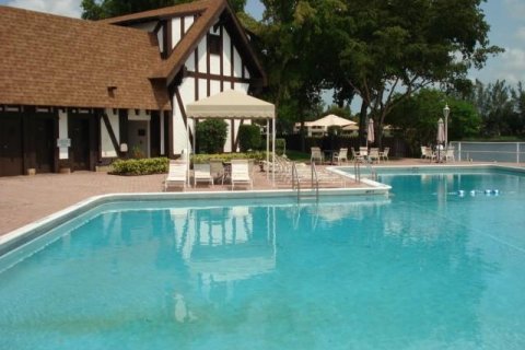 Condo in Lauderhill, Florida, 1 bedroom № 2188071 - photo 3