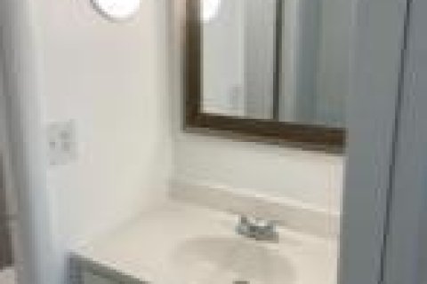 Condo in Lauderhill, Florida, 1 bedroom № 2188071 - photo 17