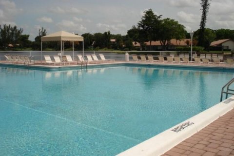 Condo in Lauderhill, Florida, 1 bedroom № 2188071 - photo 4