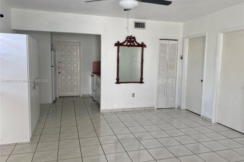 Купить коммерческую недвижимость в Майами, Флорида 267.19м2, № 1996014 - фото 28