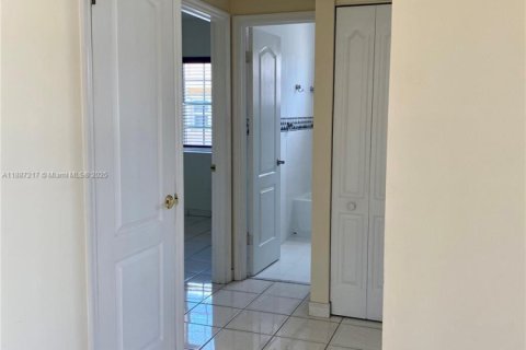 Купить коммерческую недвижимость в Майами, Флорида 267.19м2, № 1996014 - фото 4