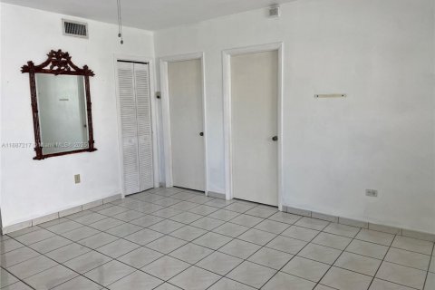 Купить коммерческую недвижимость в Майами, Флорида 267.19м2, № 1996014 - фото 27