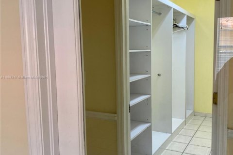 Купить коммерческую недвижимость в Майами, Флорида 267.19м2, № 1996014 - фото 16