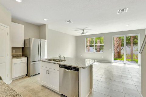 Townhouse in Stuart, Florida 3 bedrooms, 137.03 sq.m. № 2260778 - photo 5