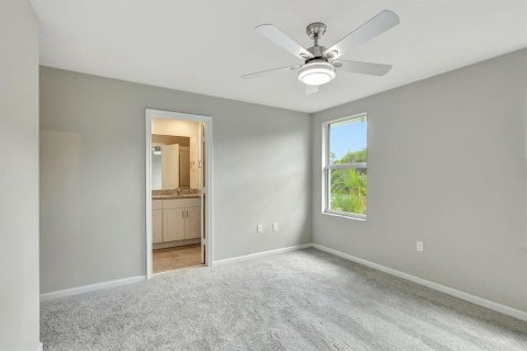 Townhouse in Stuart, Florida 3 bedrooms, 137.03 sq.m. № 2260778 - photo 23