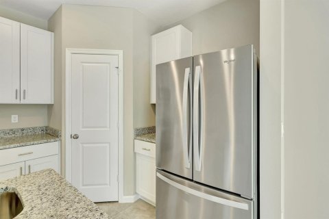 Townhouse in Stuart, Florida 3 bedrooms, 137.03 sq.m. № 2260778 - photo 9