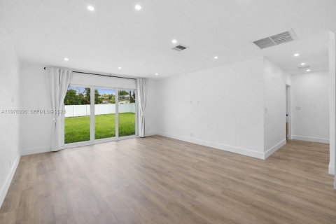 Villa ou maison à louer à Boca Raton, Floride: 3 chambres, 138.33 m2 № 2041766 - photo 9