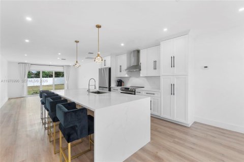 Villa ou maison à louer à Boca Raton, Floride: 3 chambres, 138.33 m2 № 2041766 - photo 2