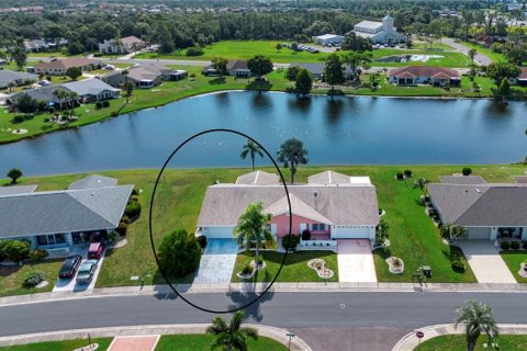 House in Sun City Center, Florida 2 bedrooms, 163.14 sq.m. № 1901883 - photo 1