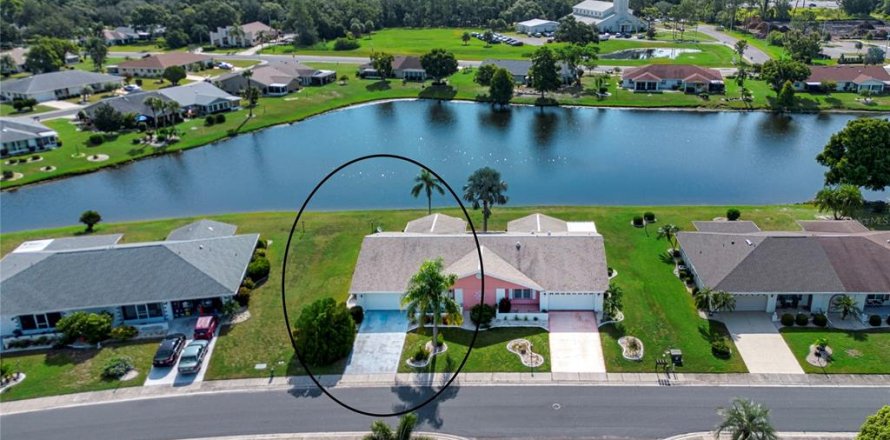 House in Sun City Center, Florida 2 bedrooms, 163.14 sq.m. № 1901883