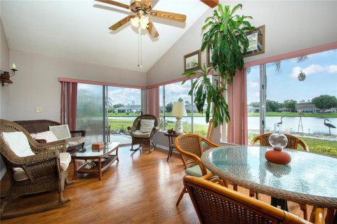House in Sun City Center, Florida 2 bedrooms, 163.14 sq.m. № 1901883 - photo 14
