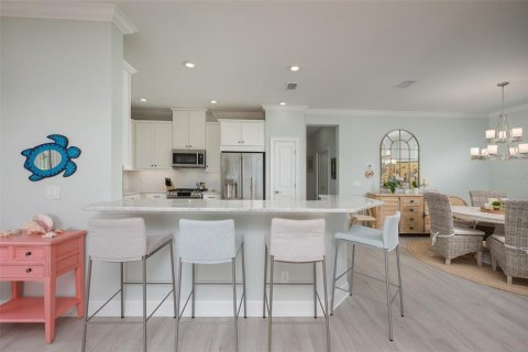 House in Sarasota, Florida 3 bedrooms, 178.19 sq.m. № 2234447 - photo 13