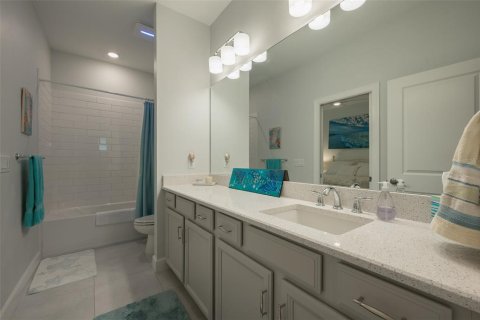 House in Sarasota, Florida 3 bedrooms, 178.19 sq.m. № 2234447 - photo 26