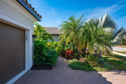 House in Sarasota, Florida 3 bedrooms, 178.19 sq.m. № 2234447 - photo 4