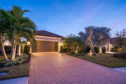 House in Sarasota, Florida 3 bedrooms, 178.19 sq.m. № 2234447