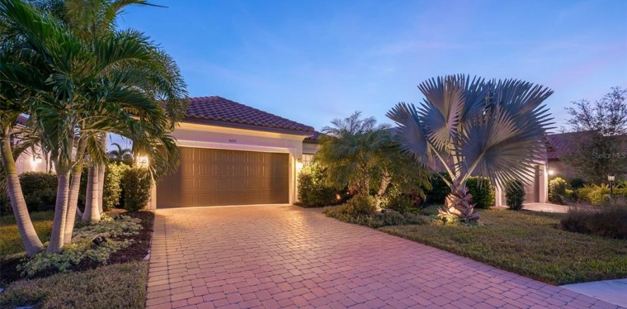 House in Sarasota, Florida 3 bedrooms, 178.19 sq.m. № 2234447