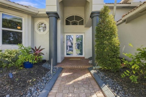Casa en venta en Pembroke Pines, Florida, 5 dormitorios, 310.76 m2 № 2409290 - foto 12