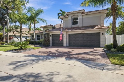 Casa en venta en Pembroke Pines, Florida, 5 dormitorios, 310.76 m2 № 2409290 - foto 10