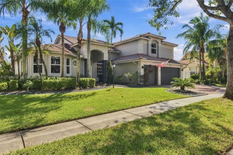 Casa en venta en Pembroke Pines, Florida, 5 dormitorios, 310.76 m2 № 2409290 - foto 11