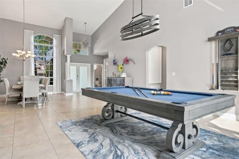 Casa en venta en Pembroke Pines, Florida, 5 dormitorios, 310.76 m2 № 2409290 - foto 14