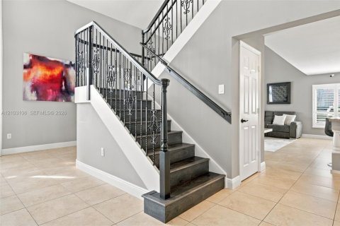 Casa en venta en Pembroke Pines, Florida, 5 dormitorios, 310.76 m2 № 2409290 - foto 29