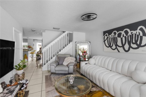 Adosado en alquiler en Miramar, Florida, 3 dormitorios, 145.86 m2 № 2077401 - foto 7