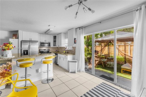 Adosado en alquiler en Miramar, Florida, 3 dormitorios, 145.86 m2 № 2077401 - foto 12
