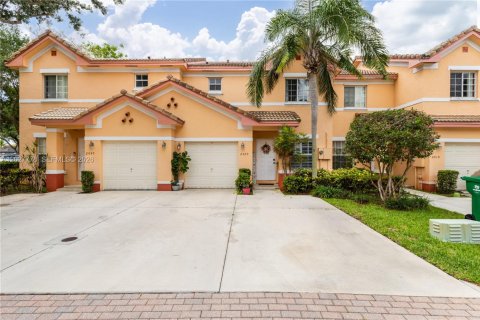 Adosado en Miramar, Florida 3 dormitorios, 145.86 m2 № 2077401