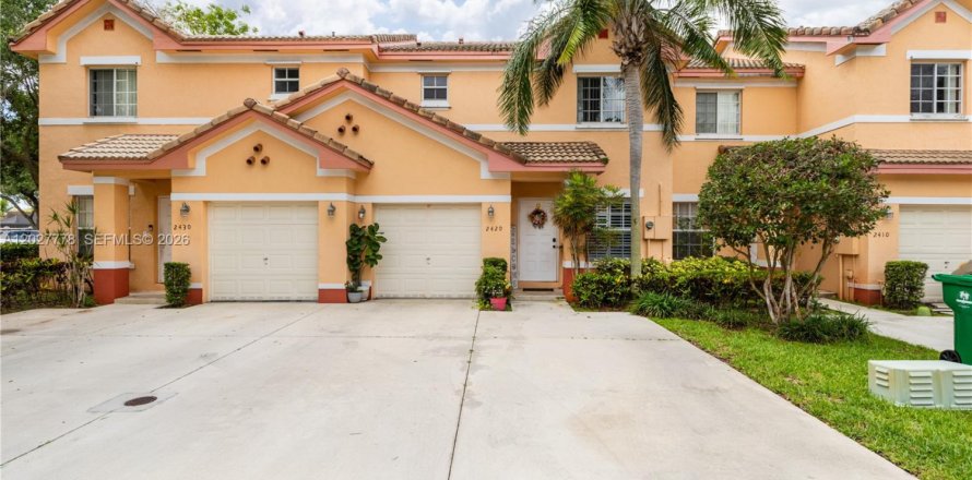 Adosado en Miramar, Florida 3 dormitorios, 145.86 m2 № 2077401