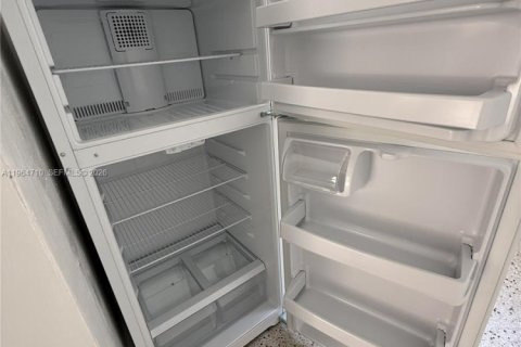 Apartamento en alquiler en Miami, Florida, 2 dormitorios, 73.76 m2 № 2026120 - foto 3