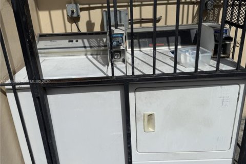 Apartamento en alquiler en Miami, Florida, 2 dormitorios, 73.76 m2 № 2026120 - foto 14