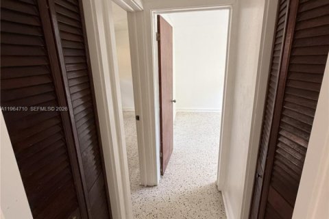 Apartamento en alquiler en Miami, Florida, 2 dormitorios, 73.76 m2 № 2026120 - foto 6