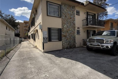 Apartamento en alquiler en Miami, Florida, 2 dormitorios, 73.76 m2 № 2026120 - foto 12