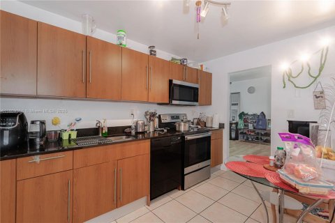 Condo in Hollywood, Florida, 1 bedroom  № 1812309 - photo 8