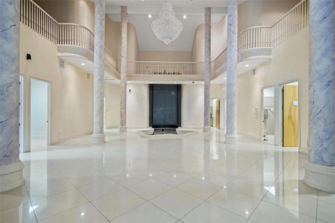 Propiedad comercial en alquiler en Palm Harbor, Florida, 276.48 m2 № 1448197 - foto 8