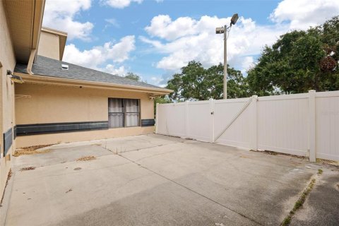 Propiedad comercial en alquiler en Palm Harbor, Florida, 276.48 m2 № 1448197 - foto 26