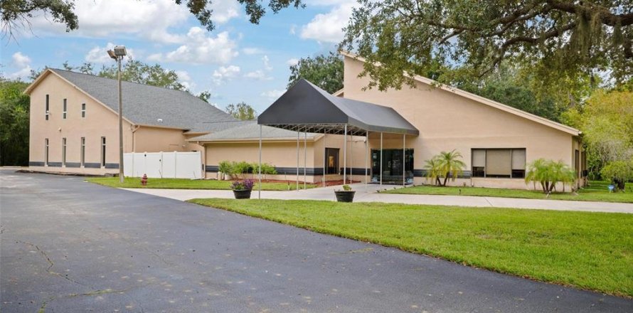 Propiedad comercial en Palm Harbor, Florida 276.48 m2 № 1448197