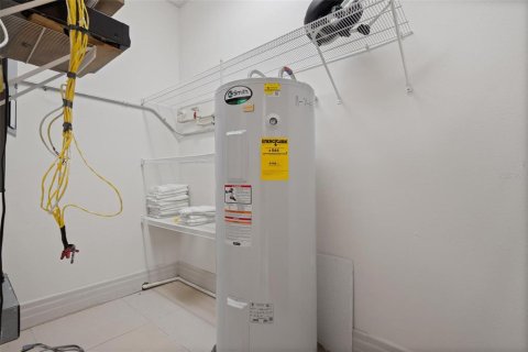 Propiedad comercial en alquiler en Palm Harbor, Florida, 276.48 m2 № 1448197 - foto 25