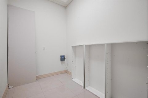 Propiedad comercial en alquiler en Palm Harbor, Florida, 276.48 m2 № 1448197 - foto 15