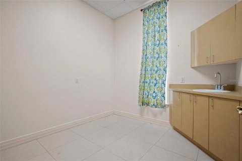 Propiedad comercial en alquiler en Palm Harbor, Florida, 276.48 m2 № 1448197 - foto 21
