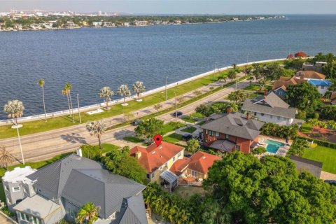 House in Tampa, Florida 3 bedrooms, 466.65 sq.m. № 1769700 - photo 6